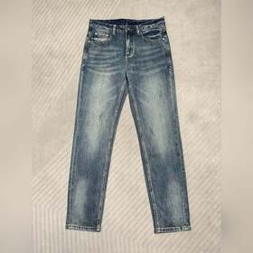 Новые джинсы GU Gucci из коллекции вес