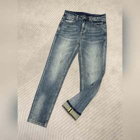 Новые джинсы GU Gucci из коллекции вес