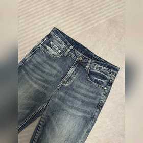 Новые джинсы GU Gucci из коллекции вес