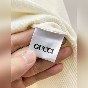 GUCCI — новая модель трикотажной рубаш