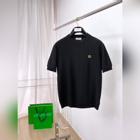 GUCCI — новая модель трикотажной рубаш