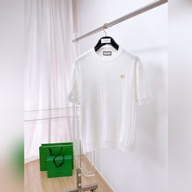 GUCCI — новая модель трикотажной рубаш