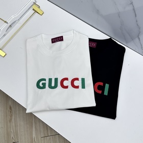 Gucci： премьера новой коллекции в фирм