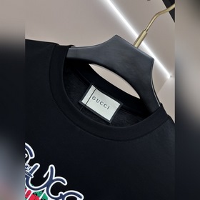 Gucci — новая весенняя коллекция： футб
