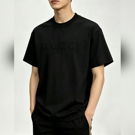 Новинка весенней коллекции Gucci： футб