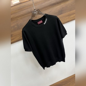 Новая модель бренда Gucci — футболка и