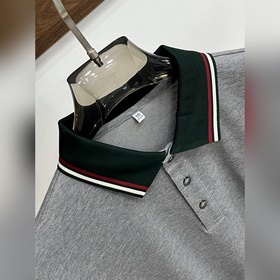 Новинка весенней коллекции Gucci： хлоп