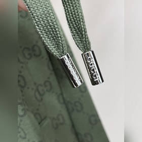 Новая весенняя коллекция Gucci： компле