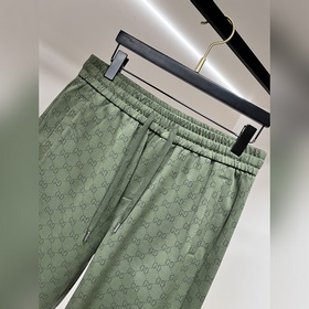 Новая весенняя коллекция Gucci： компле