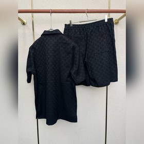 Цена верхней части — 2600, цена шорт —