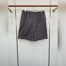 Цена верхней части — 2600, цена шорт —