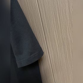Новая модель футболки с короткими рука