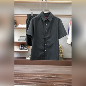 Gucci — модный комплект из жакетчика