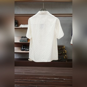 Gucci — модный комплект из жакетчика