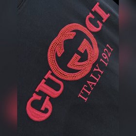 Gucci： премьера новых моделей весна-ле