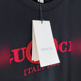 Gucci： премьера новых моделей весна-ле