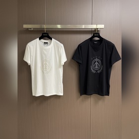 Футболка Gucci с принтом виде ретро-эм