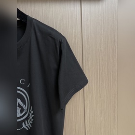 Футболка Gucci с принтом виде ретро-эм