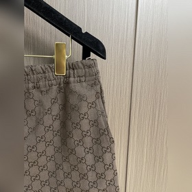 Цена верхней части — 2600, цена шорт —