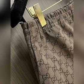 Цена верхней части — 2600, цена шорт —