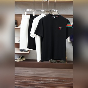 Gucci — модный комплект из тонких шо