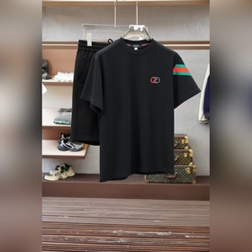 Gucci — модный комплект из тонких шо