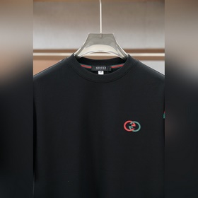 Gucci — модный комплект из тонких шо