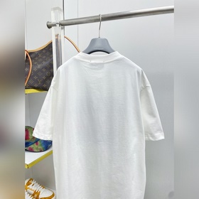 GU*Gu — новая модель 26ss с логотипом 