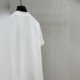 Новая модель хлопковой футболки с коро