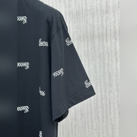 Новая модель футболки с коротким рукав
