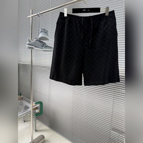 Цена верхней части — 2500, цена шорт —