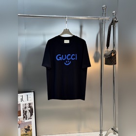 Тенденционная футболка Gucci с изображ