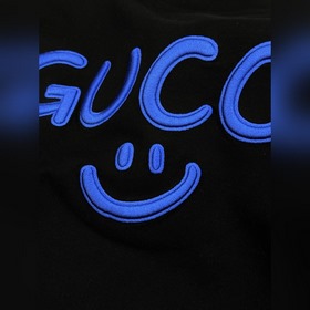 Тенденционная футболка Gucci с изображ