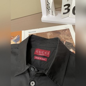 Белая рубашка GUCCI с множеством карма