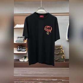 Gucci — новая весенне-летняя коллекция
