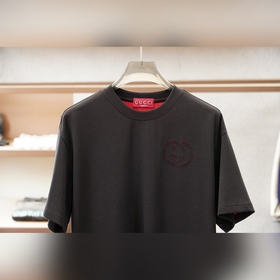 Gucci — модный комплект из тонких по