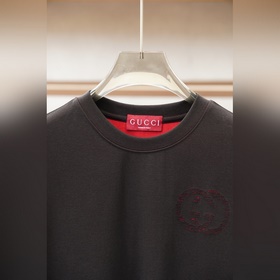 Gucci — модный комплект из тонких по