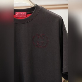 Gucci — модный комплект из тонких по