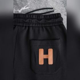 Новые кожаные шорты Hermès с логотипом