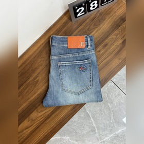 Эксклюзивная новинка от Hermes： модные