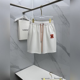 Hermes： новые модели шорт в стиле кэжу
