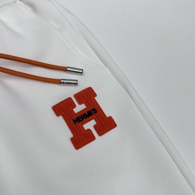 Hermes： новые модели шорт в стиле кэжу