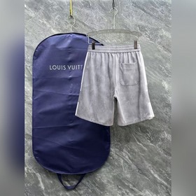 Hermès： с полным набором логотипов, но