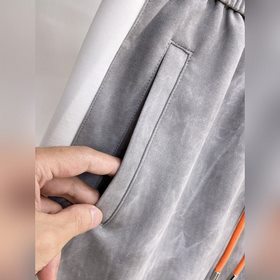 Hermès： с полным набором логотипов, но