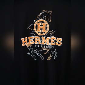 Hermès — новая модель футболки с кругл