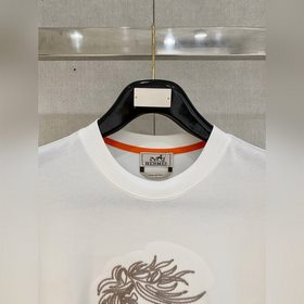 HERMES： премьера новой коллекции весна