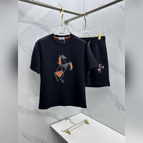Новые весенне-летние комплекты Hermes：