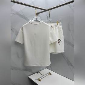 Новые весенне-летние комплекты Hermes：