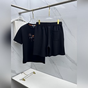 Новые весенне-летние комплекты Hermes：