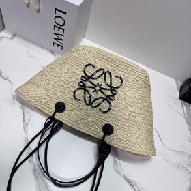 Loewe Сумка Anagram Basket из волокон